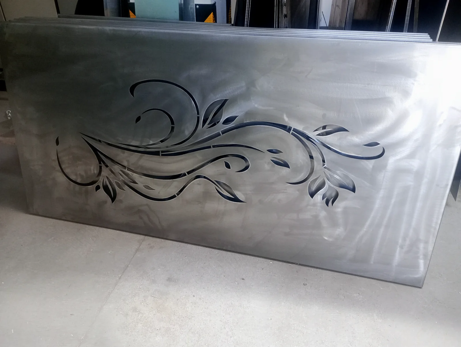 Panel wycięty laserowo